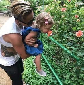 Meet your Posher, X-tie